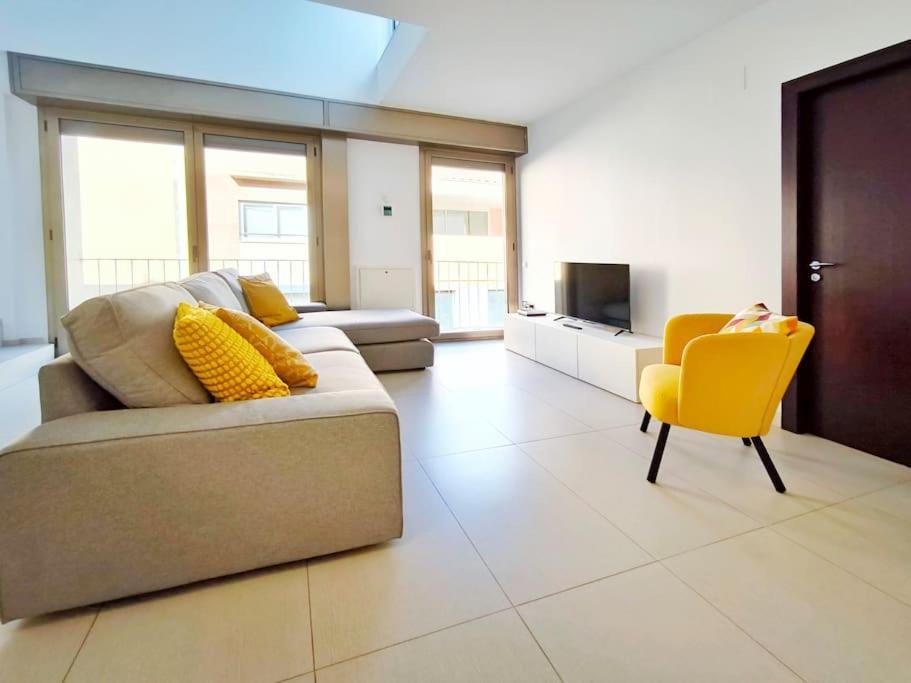 Moderno Apartamento Duplex En Terrassa Centro Exterior foto